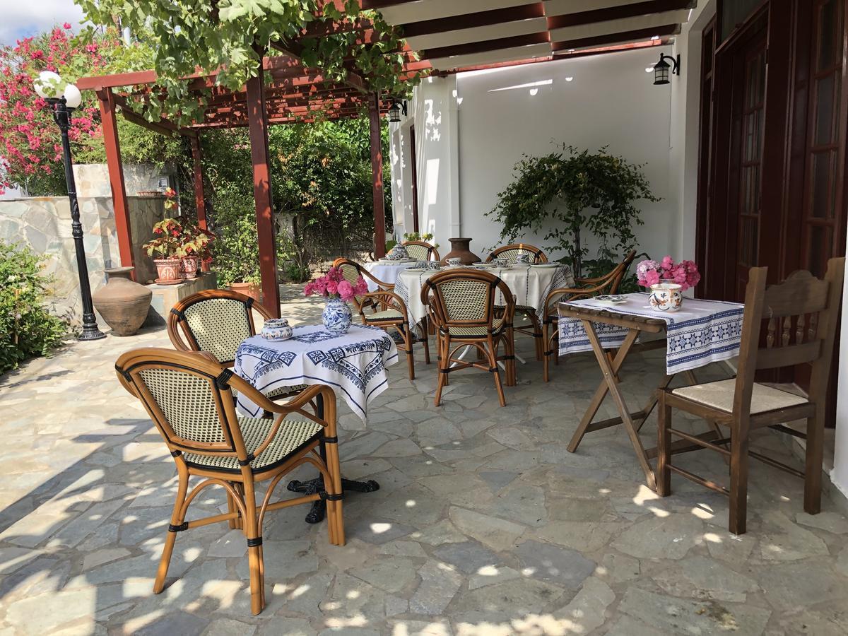 Deidamia Hotel Skyros Exteriör bild